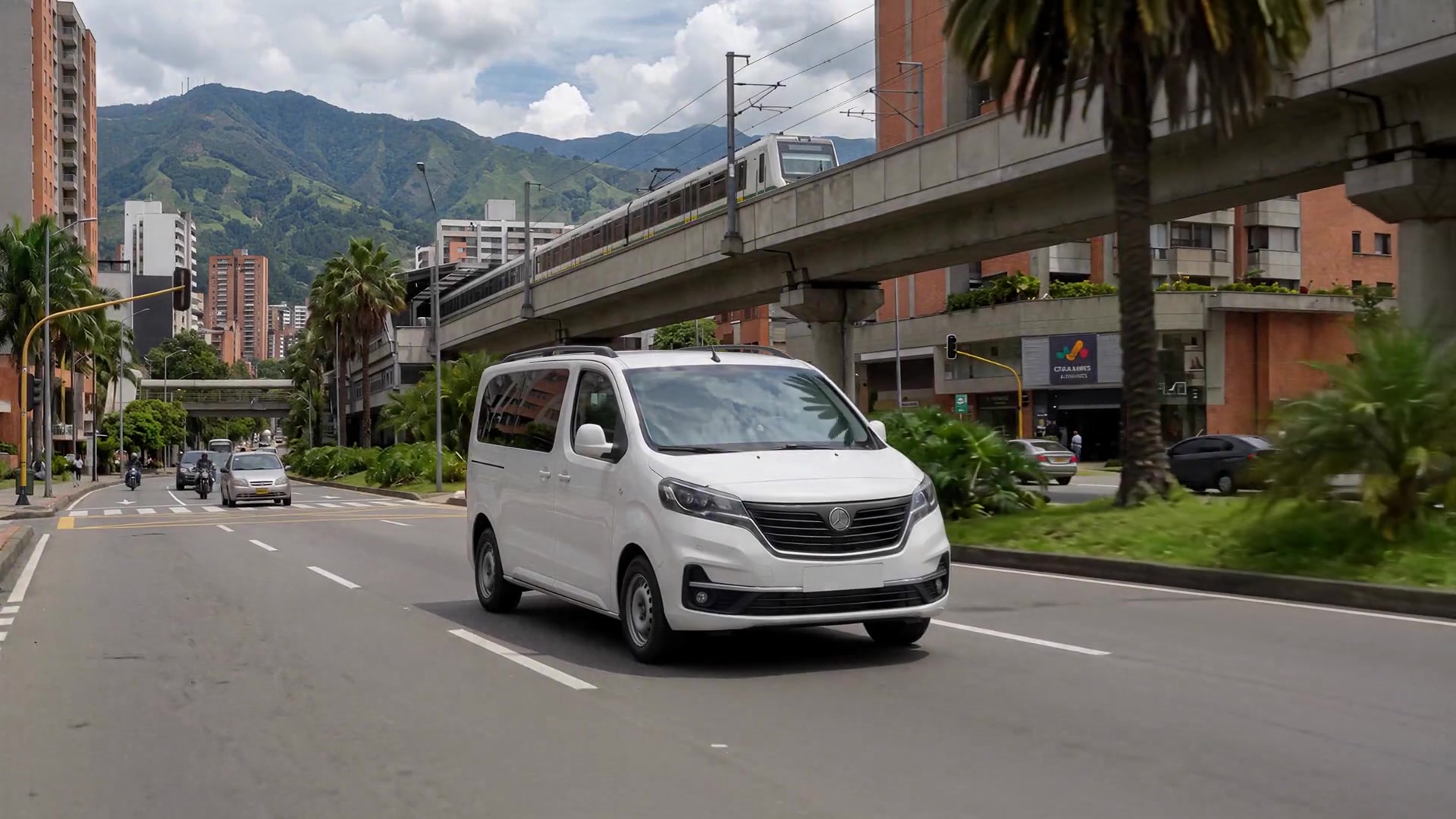 Van de JC Travel MED recorriendo Medellín
